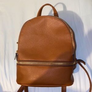 Medium-Small Leather Backpack 🤎☆